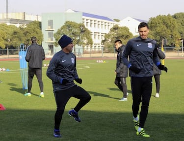 Gio y Tévez, dupla de cracks que promete en el Shanghai