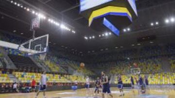 España entrenó en el Arena.