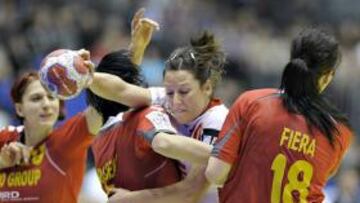 Macarena Aguilar, frenada.