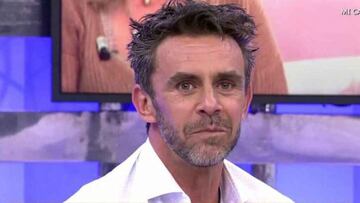 Alonso Caparrós vende sus calzoncillos usados para saldar una deuda con Hacienda