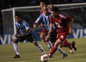 Hace seis a&ntilde;os, Universidad de Chile rescata un empate sin goles ante Gremio de Porto Alegre por la fase de grupos de Copa Libertasores. En la foto, Jos&eacute; &#039;Pepe&#039; Rojas.