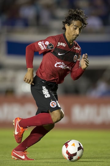 Otro de los casos en el fútbol mexicano se dio en los Xolos de Tijuana, donde el hijo de Fernando Arce entró en su lugar.