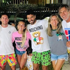 De cena en cena: Luis Suárez también acude al rescate de Leo Messi