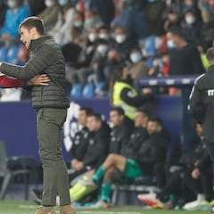 Alessio da la cara por Son