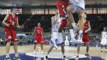 <b>EL MEJOR PARTIDO ACB DE MIROTIC</b> Nikola Mirotic completó su mejor partido con el Real Madrid en la Liga ACB, con 17 puntos, 5 rebotes, 2 asistencias y un sólo falló en los lanzamientos, para un 22 de valoración, por debajo de los 25 que alcanzó en la Euroliga ante el Spirou Charleroi.