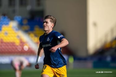 Tras encadenar cuatro partidos sin ganar, el Andorra necesitaba urgentemente una victoria que le volviera a alejar de la zona de descenso. Y lo hizo, ante un rival directo con un doblete de Cerdà, en su mejor actuación del curso.