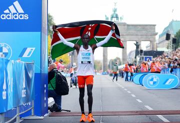 El récord de Kipchoge en imágenes