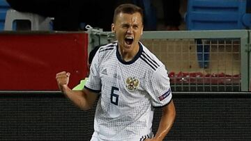Denis Cheryshev, celebra el gol que marcó con Rusia a Turquía.