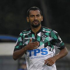 Sigue el éxodo en Wanderers: mediocampista deja el club y vuelve a Palestino