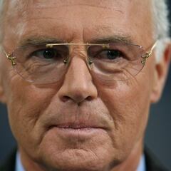 Franz Beckenbauer, World Cup winner as player and coach, dies at 78
