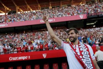 Fernando Llorente en su presentación con el Sevilla.