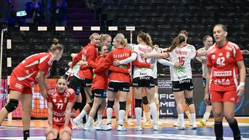 Las selecciones de Dinamarca y Hungría en el Mundial.