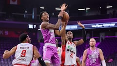 LAS VEGAS, NEVADA - SEPTEMBER 08: Ron Holland #0 of G League Ignite shoots against Alex Sarr #20 of the Perth Wildcats in the first half of an NBA G League Fall Invitational game on September 08, 2023 in Las Vegas, Nevada. NOTE TO USER: User expressly acknowledges and agrees that, by downloading and or using this photograph, User is consenting to the terms and conditions of the Getty Images License Agreement.   Ethan Miller/Getty Images/AFP (Photo by Ethan Miller / GETTY IMAGES NORTH AMERICA / Getty Images via AFP)