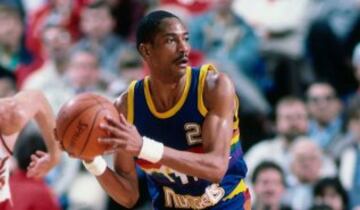 ALEX ENGLISH: número 23 del draft de 1976.