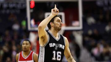 WASHINGTON, DC - NOVEMBER 26: Pau Gasol #16 of the San Antonio Spurs celebrates after scoring against the Washington Wizards at Verizon Center on November 26, 2016 in Washington, DC. NOTE TO USER: User expressly acknowledges and agrees that, by downloading and or using this photograph, User is consenting to the terms and conditions of the Getty Images License Agreement.   Rob Carr/Getty Images/AFP
 == FOR NEWSPAPERS, INTERNET, TELCOS &amp; TELEVISION USE ONLY ==