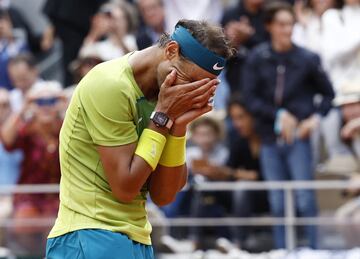 Rafa Nadal celebrando su 14º Roland Garros, después de vencer a Casper Ruud por 6-3, 6-3, 6-0.