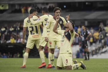 El Coloso de Santa Úrsula es el estadio de futbol más histórico de México. Actualmente América y Cruz Azul, rivales de años, tienen sus instalaciones como sede de sus partidos como locales. El recinto abrió en 1966 y, entre otros grandes eventos, albergó las finales del los mundiales 1970 y 1986. Pelé y Maradona se coronaron como campeones en su césped.