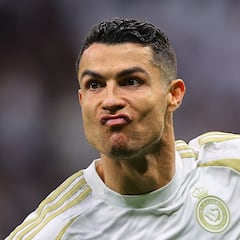 ¡Cristiano es feliz de blanco!