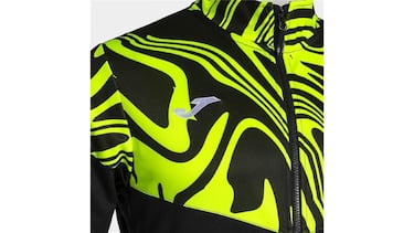 Así es el chándal Joma Lion II que convence a los hombres por su diseño y ajuste perfecto