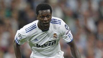 Adebayor con la camiseta del Madrid.