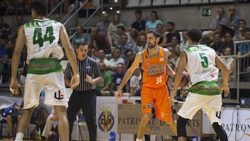 Joan Sastre, en un partido de pretemporada con el Valencia Basket.