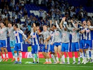 Los jugadores del Espanyol celebran una victoria.