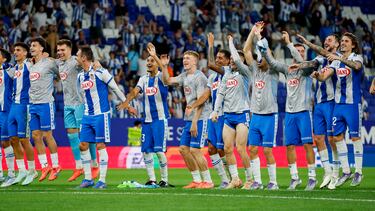 Los jugadores del Espanyol celebran una victoria.