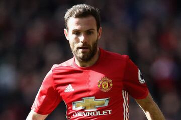 La modelo española ha mostrada su fanatismo por el Manchester United en varias ocasiones. La última muestra de apoyo fue una sesión de fotos con la playera de Juan Mata, de quien se ha declarado seguidora.