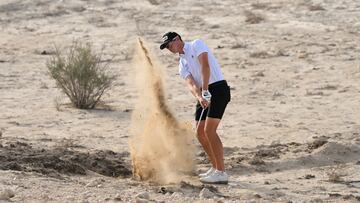 La dificultad de jugar al golf fuera de calle en Qatar