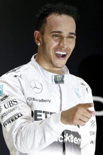 El piloto británico de Mercedes-AMG Lewis Hamilton gana el GP de Abu Dhabi en el circuito de Yas Marina y se proclama por segunda vez  campeón del mundo de Fórmula Uno.