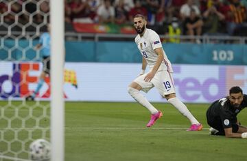 1-2. Karim Benzema marca el segundo gol.