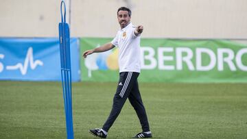 Jorge Vilda dirige un entrenamiento de la selección española femenina de fútbol.