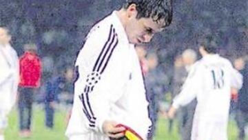 <b>43 GOLES CON LA SELECCIÓN. </b>Raúl celebra el tanto contra Egipto, el número 43 en sus 95 encuentros con España.