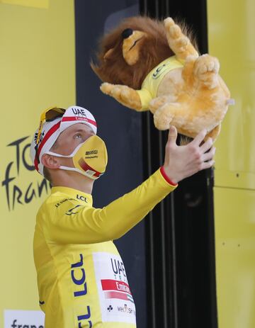 Tadej Pogacar ganador de la etapa de hoy y del Tour de Francia. 