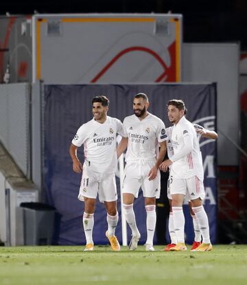 1-0. Karim Benzema celebró el primer gol.