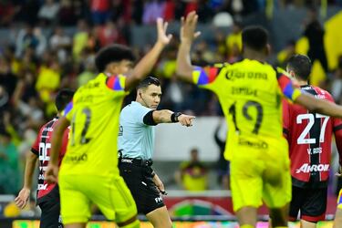 ‘Gato’ Ortíz opaca el debut de Allan Saint-Maximin
