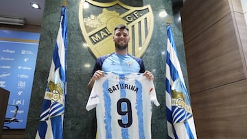 Baturina posa con su '9'