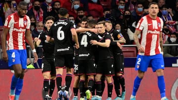 El Levante celebra el gol de Melero la temporada 21-22 en el partido de Liga en el Metropolitano que enfrentó al Atlético con el equipo valenciano. Hace un año el Atleti tocó fondo frente a ellos.