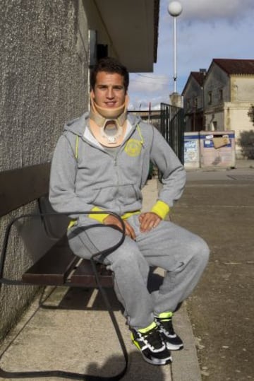 Manquillo recibió ayer a AS en su casa de Chinchón, con una sempiterna sonrisa a pesar del aparatoso collarín que tendrá que llevar de cuatro a seis semanas