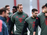 Who is Leonard Prescott? The 16-year-old born in New York could start in goal for Bayern Munich