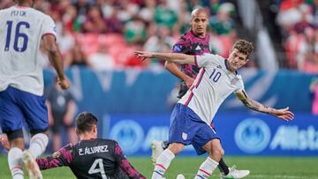  (L-R) Edson Alvarez of Mexico and Christian Pulisic of USA during the game United States vs Mexico, corresponding to the Great Final of the -Final Four- of 2019-2020 CONCACAF Nations League, at Empower Field at Mile High Stadium, on June 06, 2021.
 
 &lt;br&gt;&lt;br&gt;
 
 (I-D), Edson Alvarez de Mexico y Christian Pulisic de USA durante el partido Estados Unidos vs Mexico, correspondiente a la Gran Final del  -Final Four- de la Liga de Naciones CONCACAF 2019-2020, en Empower Field del Mile High Stadium, el 06 de junio de 2021.