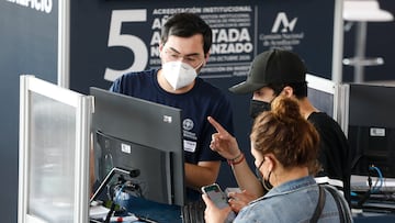 Santiago, 11 de enero de 2022.
Comienzan las postulaciones a universidades chilenas en el centro cultural Mapocho

Dragomir Yankovic/Aton Chile