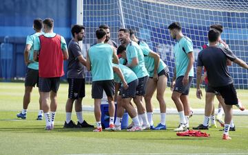 El Málaga, en pleno enmtrenamiento.