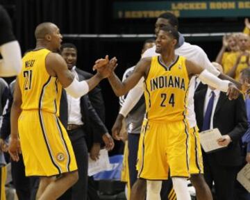 Alegría en los jugadores de Indiana.