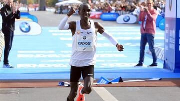 c16.09.2018, Berlin, Berlin, GER, Berlin Marathon 2018, im Bild Sieger mit Weltrekord
 Eliud Kipchoge (KEN)
 
 
      
 Foto &Acirc;&copy; nordphoto / Engler | usage worldwide