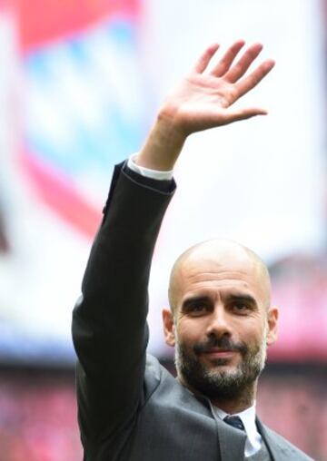 El Bayern homenajea a Guardiola tras ganar la Bundesliga