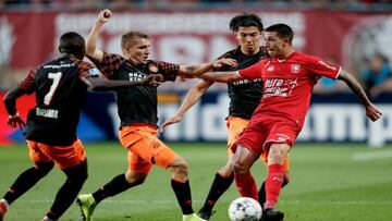 El conjunto dirigido por Mark Van Bommel no pasó de la igualada ante un Twente que se paró bien desde el principio.