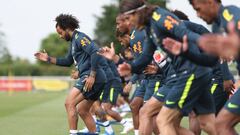 Brasil se entrena con fiesta de la afición en Sochi