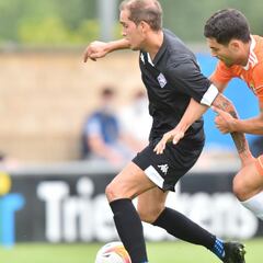 Etxaburu: "Jugar en Segunda es único y espero no estar de paso"