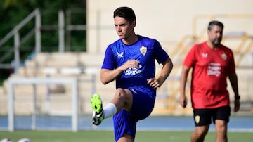 Arribas, en un entrenamiento del Almería.